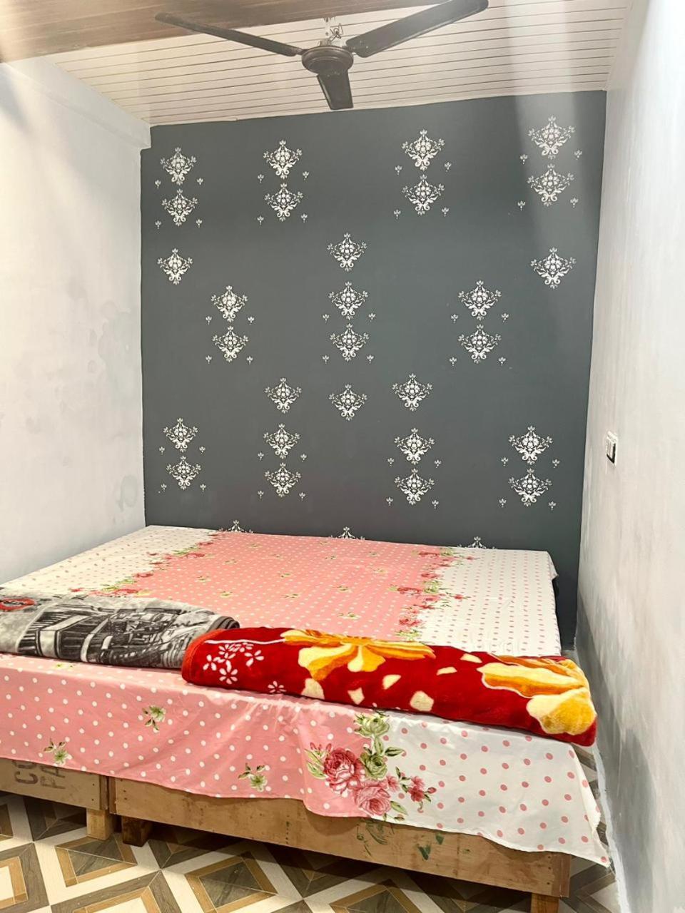 Shri Gamya Guest House 우자인 객실 사진